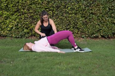 Personal trainer in Mol geeft les aan klant
